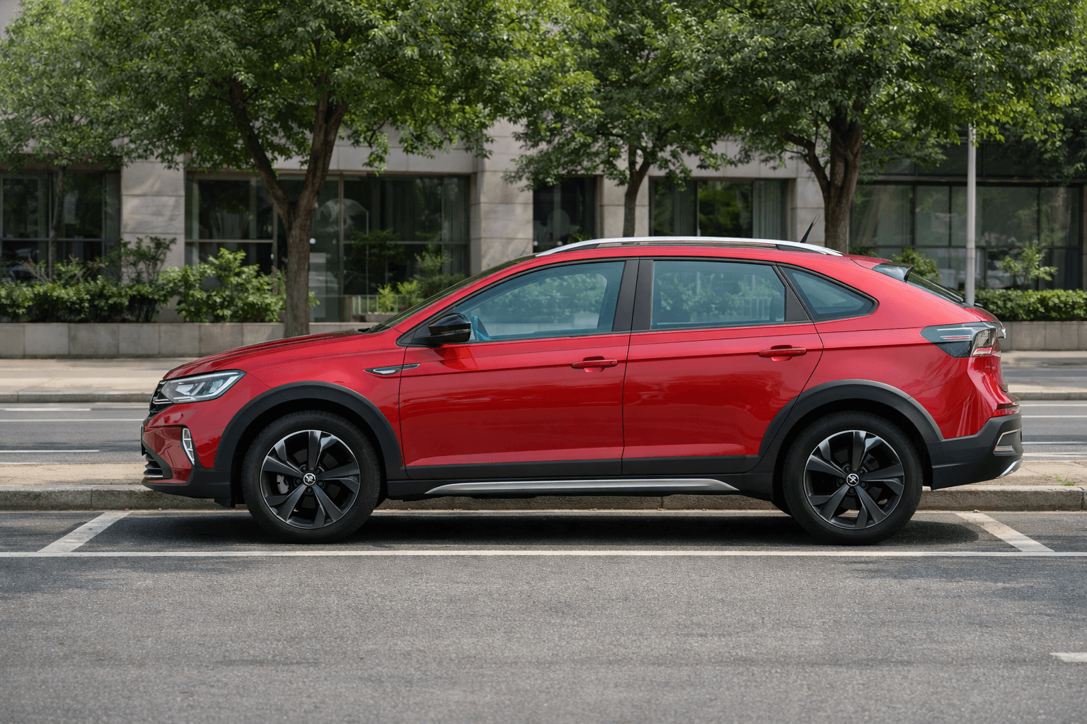 Carro azul estacionado representando o modo antifurto