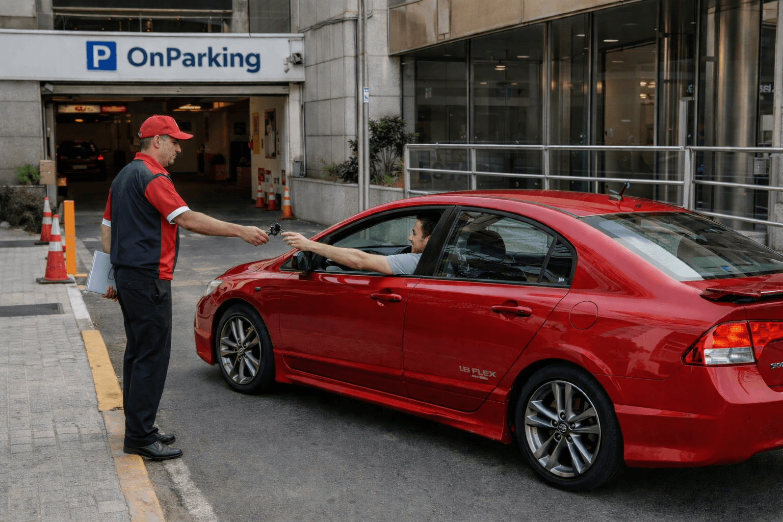 Pessoa entregando a chave do carro representando o modo manobrista